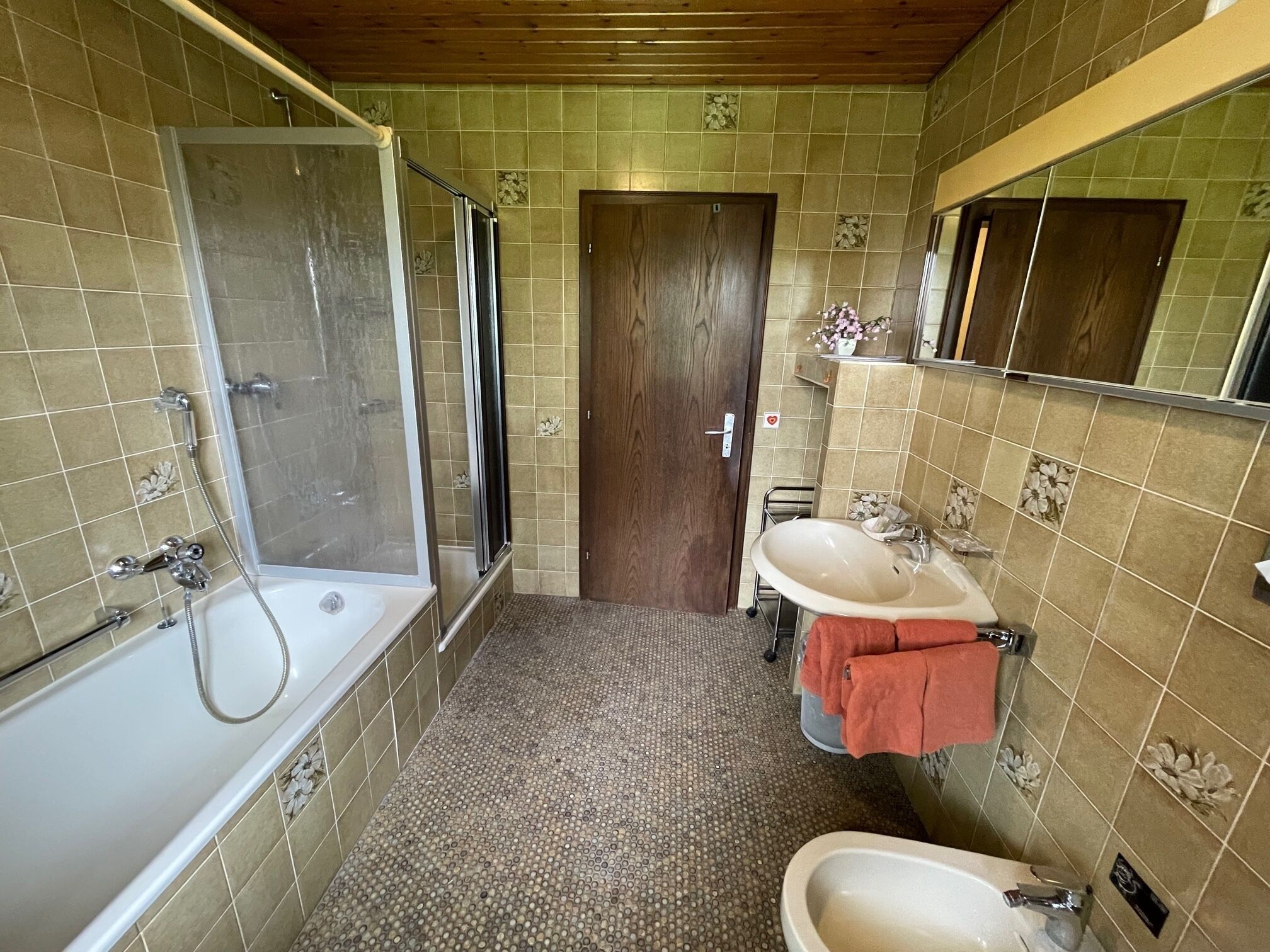 family room | minibar, desk, blackout curtains, soundproofing