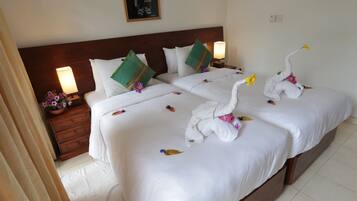 Family Villa, 5 Bedrooms | 5 bedrooms, in-room safe, individually furnished, desk