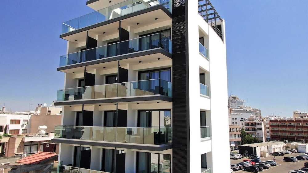 Jimmy's Suites Larnaca image