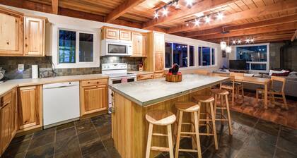 66SL - Hot Tub - WiFi - 3+ Bedroom - Sleeps 10