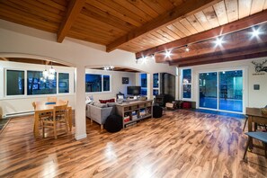 Villa (3 Bedrooms) | Living area | DVD player - 66SL - Hot Tub - WiFi - 3+ Bedroom - Sleeps 10 (Deming)