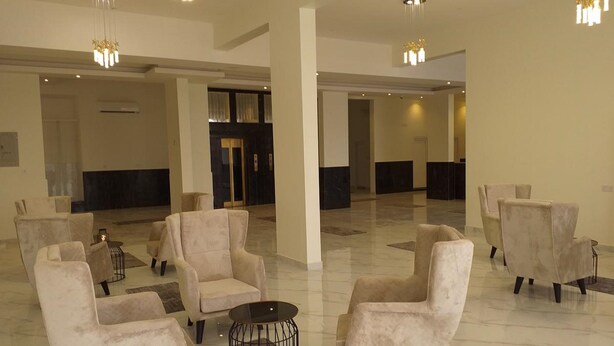 Lobby sitting area - Hyatt Salalah Hotel (Salalah)