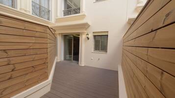 Classic Apartment | Terrace/patio