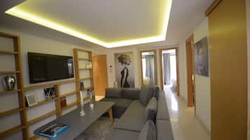 Classic-Apartment | Wohnbereich | Flachbildfernseher