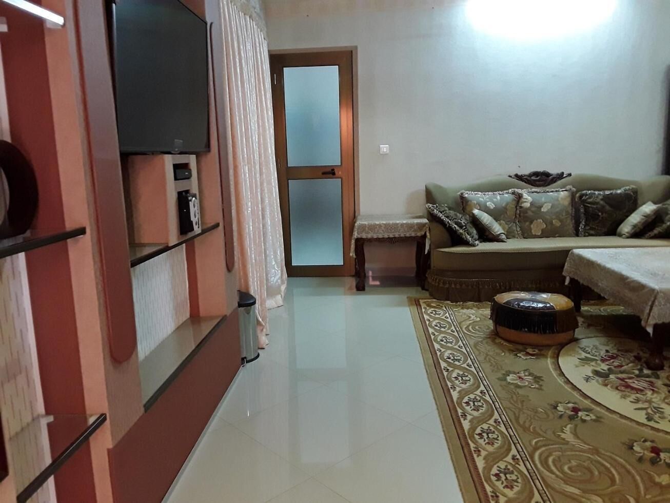 TV màn hình phẳng 32-inch có truyền hình vệ tinh, TV 