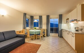 Apartment, 1 Bedroom (B) | Private kitchen