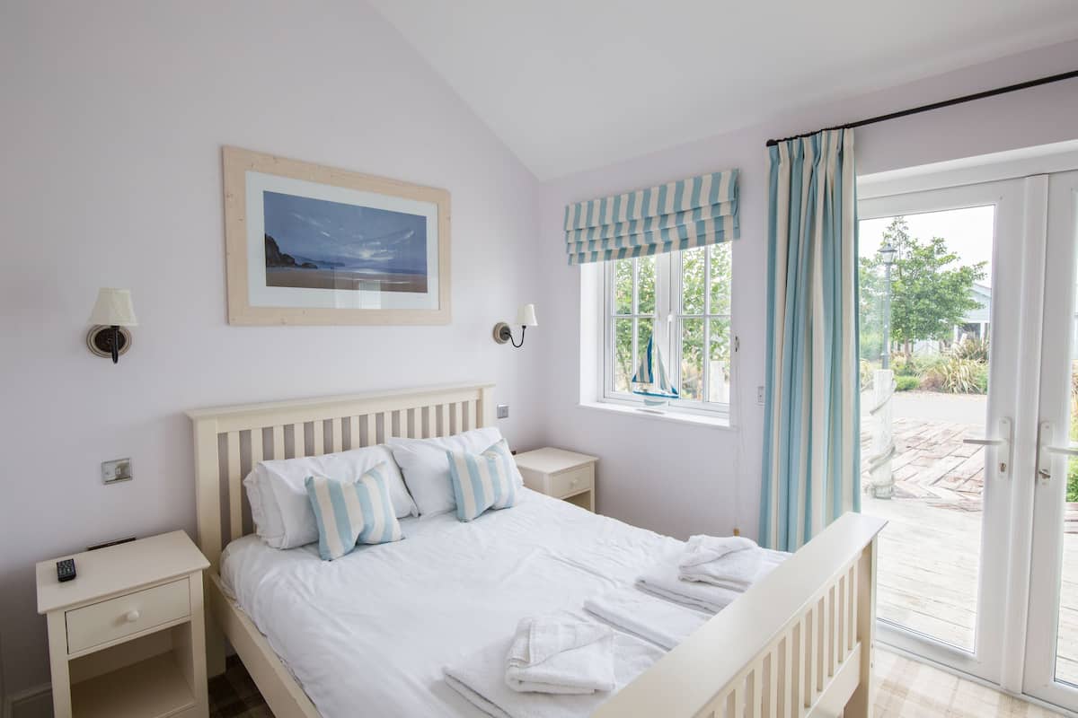 3 slaapkamers, een strijkplank/strijkijzer, beddengoed