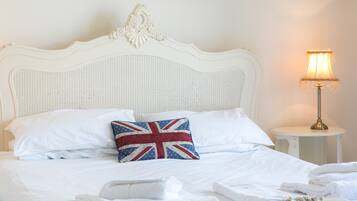 Iron/ironing board, bed sheets