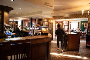 Bar (on property) - The Bay Filey Holiday Village (Filey)