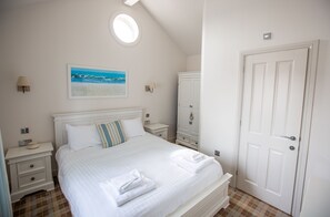 Iron/ironing board, bed sheets - The Bay Filey Holiday Village (Filey)