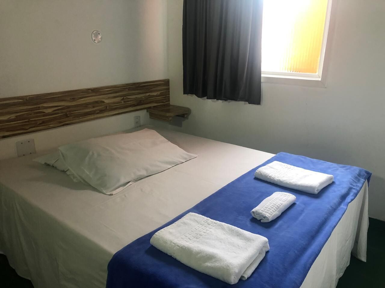 Minibar, bed sheets