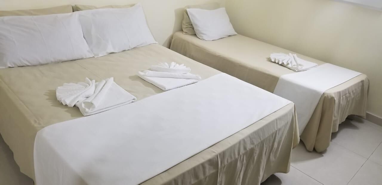 Minibar y ropa de cama 