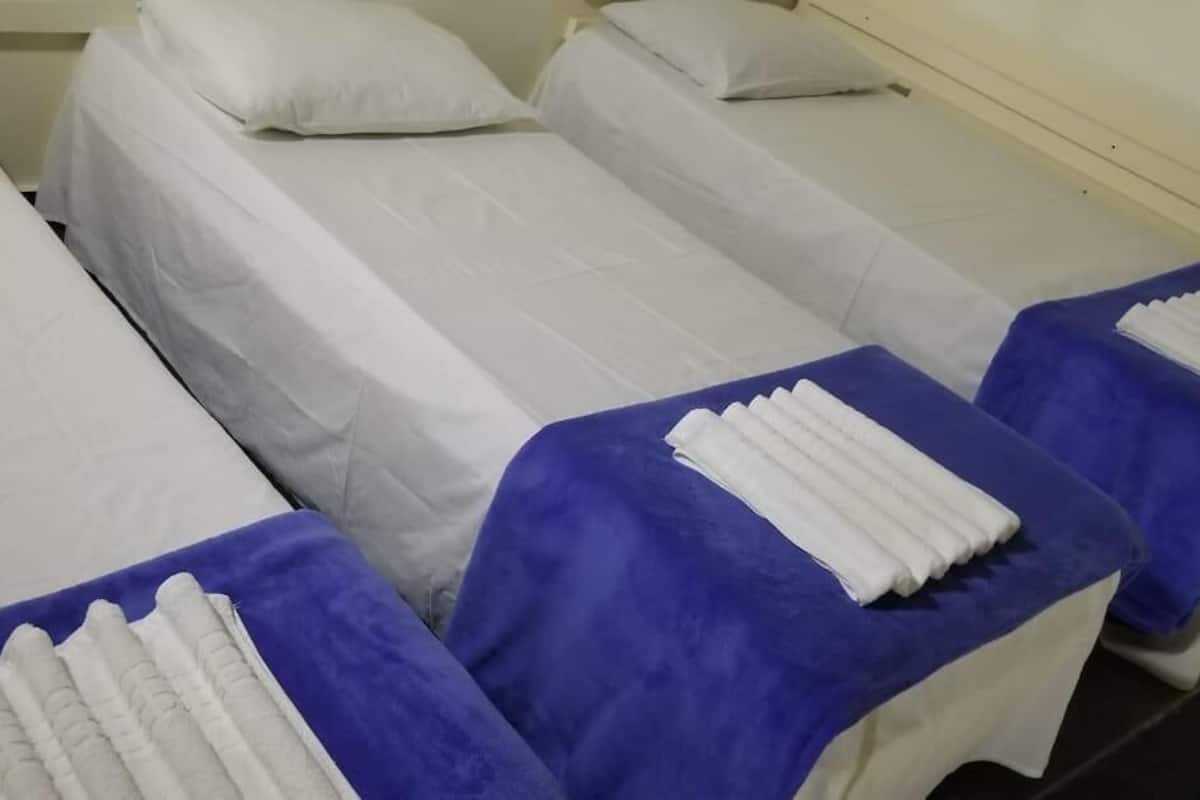 Minibar y ropa de cama