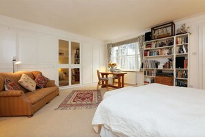 Apartment (2 Bedrooms)
