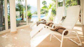 Sauna, hot tub, steam room