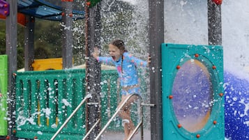 2 piscinas al aire libre, sillones reclinables de piscina