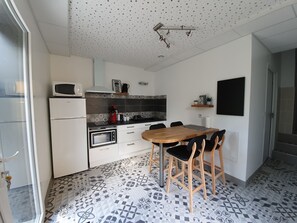 Double Room, Ground Floor | Private kitchen | Full-size fridge, microwave, cookware/dishes/utensils - Le Pont Sée (Romille)