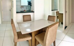 Apartamento | Opções para refeição no quarto