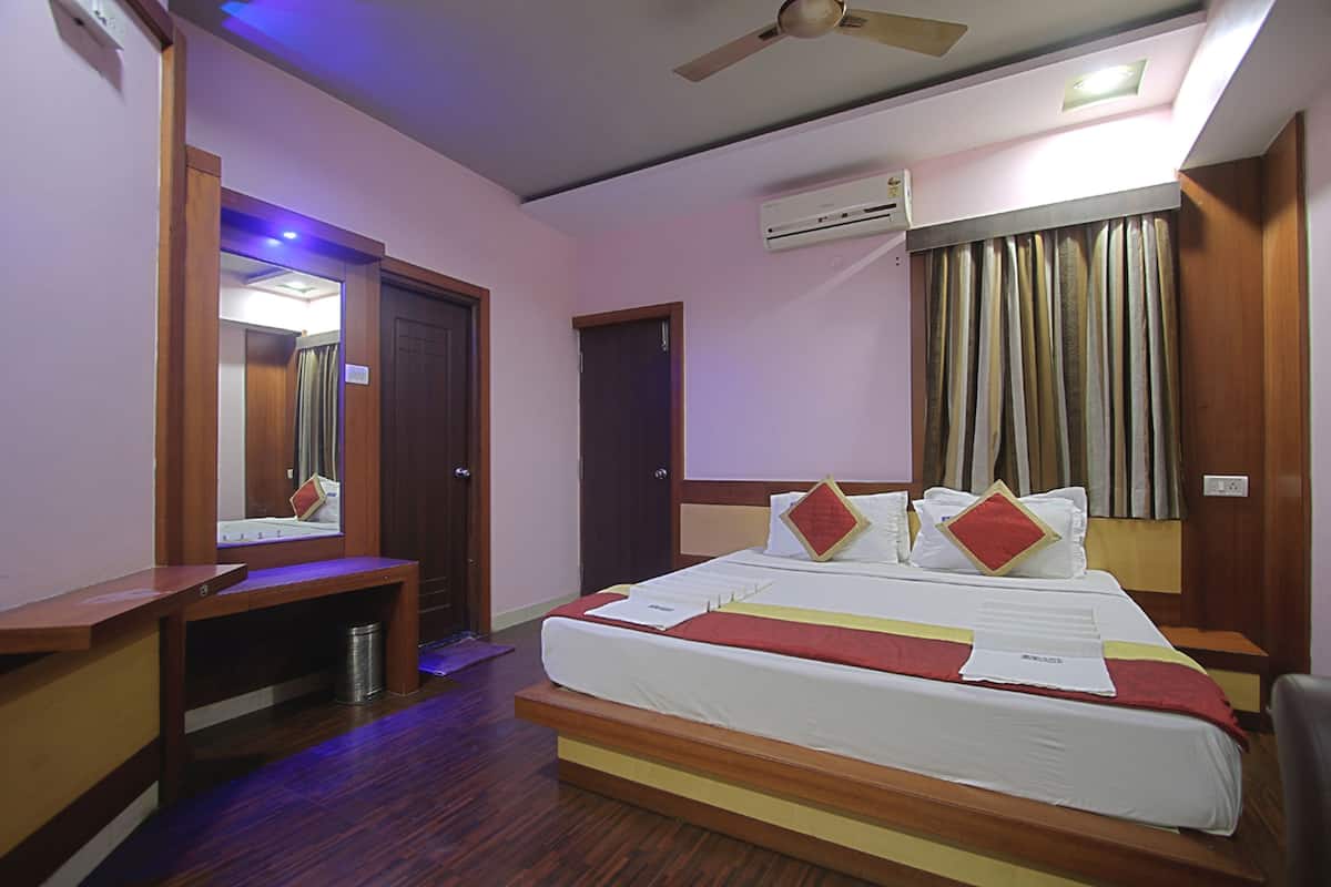 Desk, rollaway beds (surcharge), WiFi (free), bed sheets