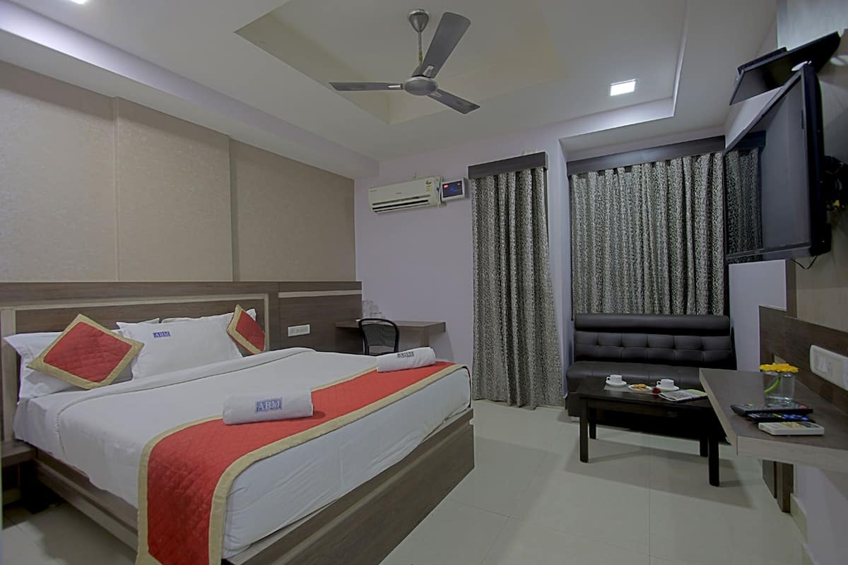 Desk, rollaway beds (surcharge), WiFi (free), bed sheets