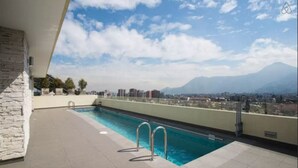 Seasonal outdoor pool - Majestic Studio Acquisition (Santiago)