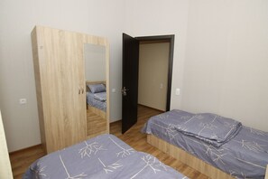 Classic Apartment | Hypo-allergenic bedding, individually decorated, individually furnished - gio's apartment (Tbilisi)
