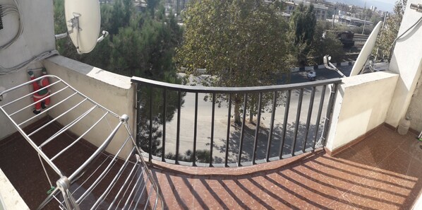 Comfort Apartment, 2 Bedrooms, Balcony, Mountain View