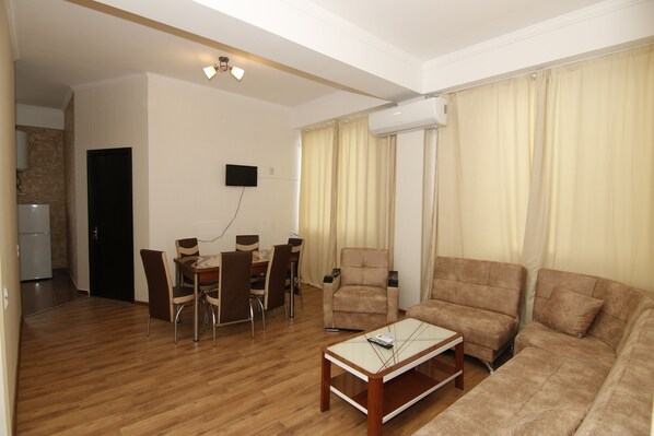 Classic Apartment | Living area