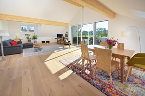 Schreibtisch, kostenloses WLAN, Bettwäsche