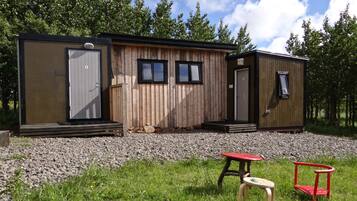 Cabin Tiêu chuẩn, phòng tắm dùng chung | Phòng tắm | Buồng tắm vòi sen, máy sấy tóc, khăn tắm, xà phòng