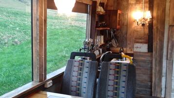 Standard Cabin, Shared Bathroom | Living area