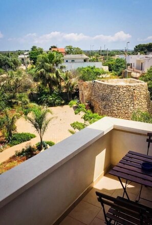 Kamer, 1 twee- of 2 eenpersoonsbedden, balkon | Uitzicht vanaf balkon