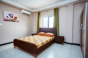 Appartement, 3 slaapkamers | 3 slaapkamers, een strijkplank/strijkijzer, gratis wifi