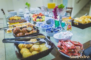Tägliches inbegriffenes Frühstücksbuffet