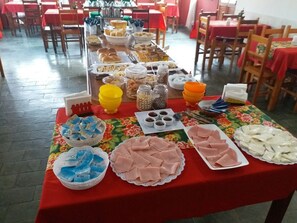 Petit déjeuner buffet compris tous les jours