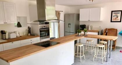 Cosy Getaway Country House