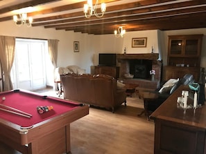 TV, fireplace, stereo