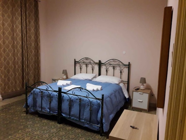 Free WiFi, bed sheets
