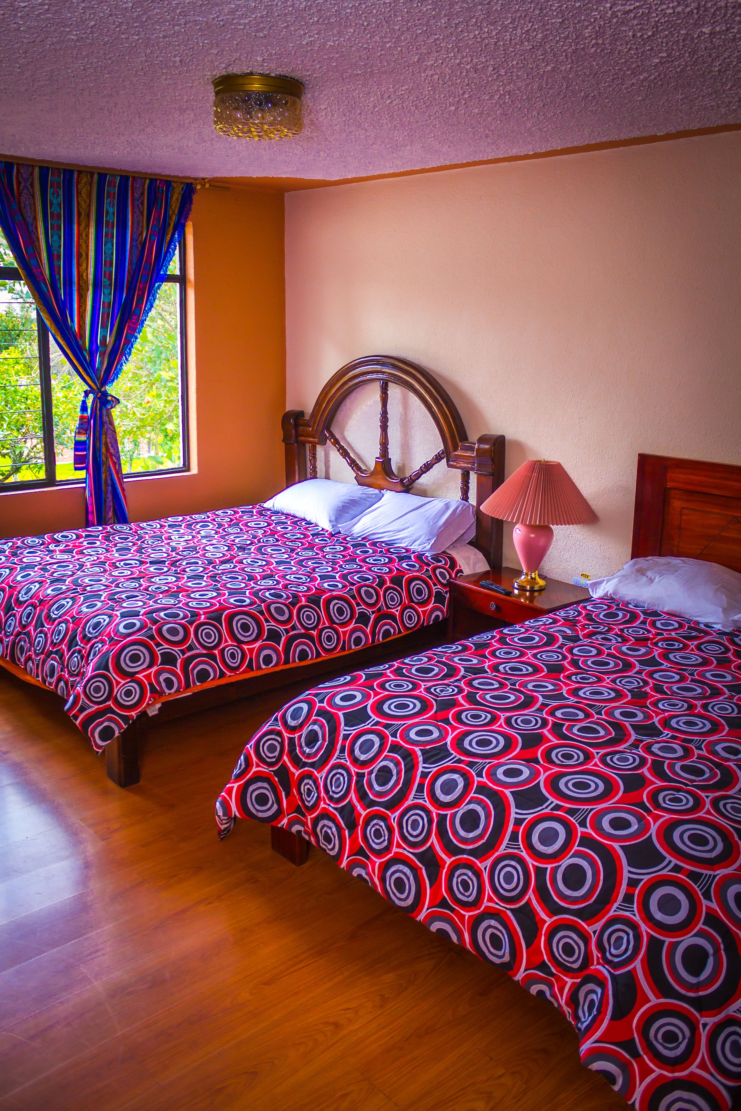 Ameublement personnalisé, Wi-Fi gratuit, draps fournis