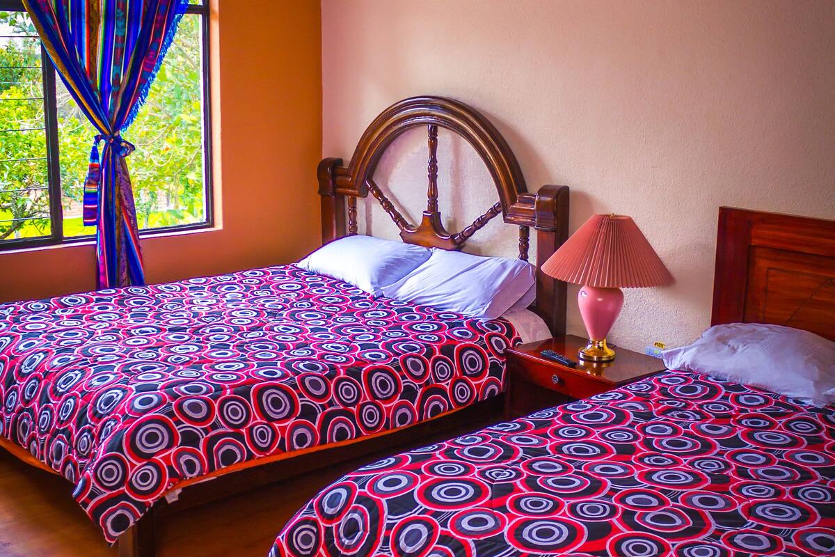 Ameublement personnalisé, Wi-Fi gratuit, draps fournis