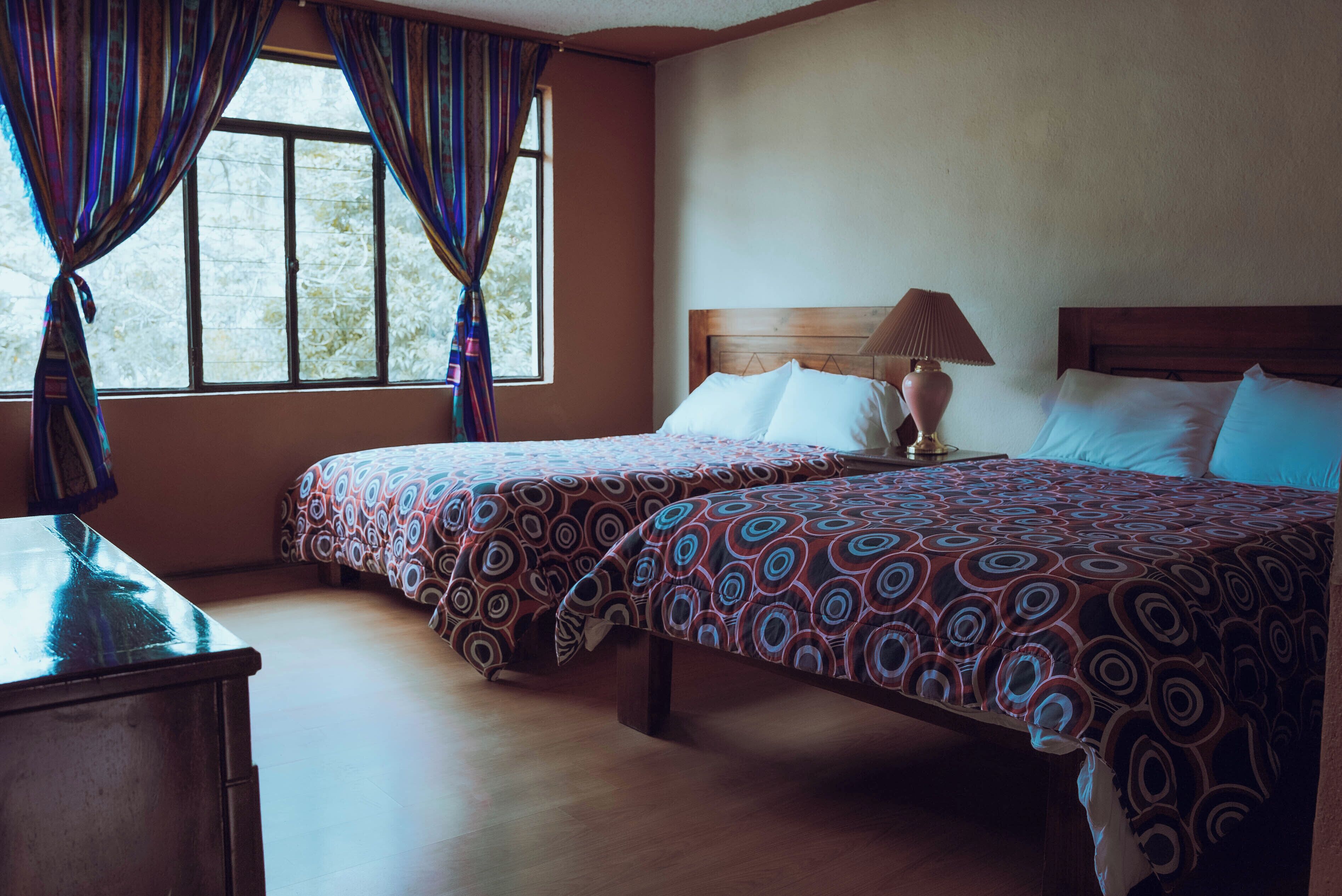 Ameublement personnalisé, Wi-Fi gratuit, draps fournis