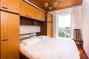 1 bedroom, WiFi, bed sheets - Apartments Anka - One-Bedroom Apartment with Balcony and Sea View (Trsteno)