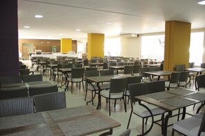 Free daily buffet breakfast  - Veredas do Rio Quente Flat  (Rio Quente)