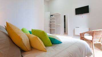 Superior Twin Room, Balcony (Drago) | Blackout drapes, iron/ironing board, free cribs/infant beds, free WiFi