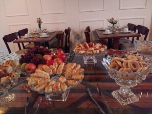 Gratis morgenmadsbuffet hver dag
