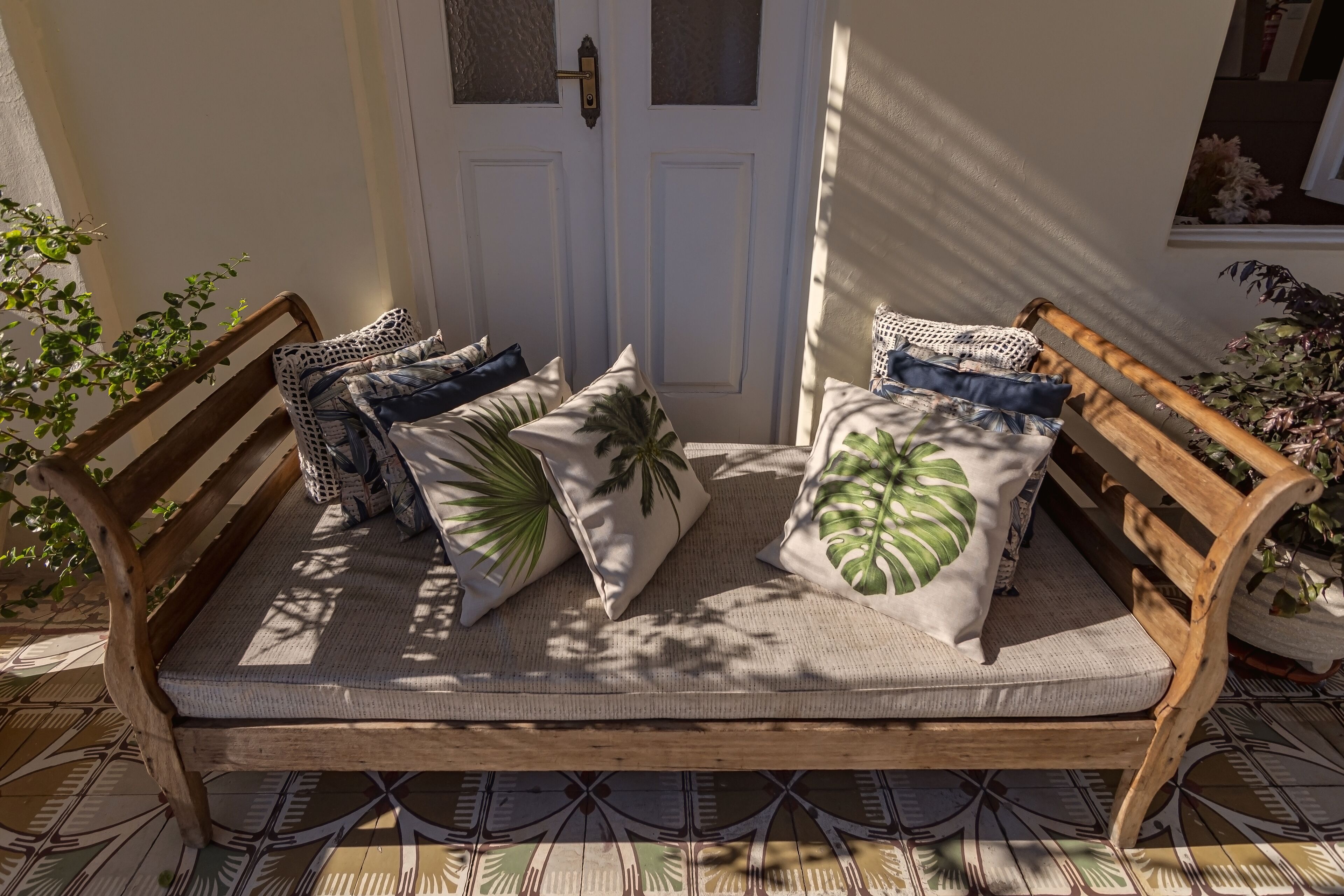 32-inch smart tv with cable channels, tv