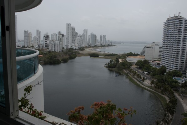 Panoramic-Apartment, 2 Schlafzimmer, Meerblick | Strand-/Meerblick