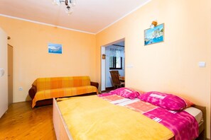 2 chambres, fer et planche à repasser, Wi-Fi, draps fournis
