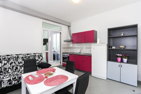 Dining - Apartment Saulan - One-Bedroom Apartment (Dubrovnik)