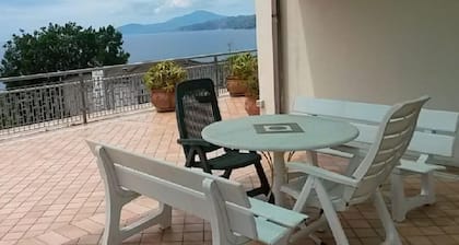 WOHNUNG MIT MEERBLICK IM ZENTRUM